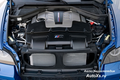 BMW X5M E70 (2009 - 2013): фото двигатель