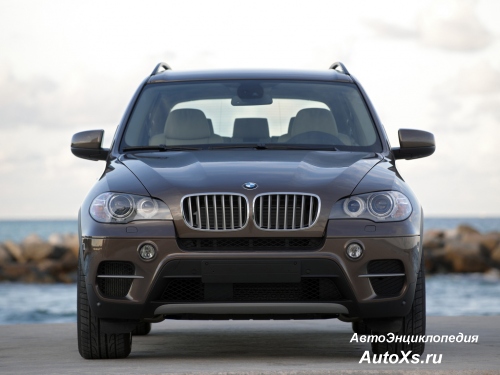 BMW X5 E70 (2010 - 2013): фото спереди