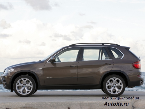 BMW X5 E70 (2010 - 2013): фото сбоку
