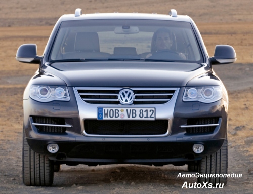 Volkswagen Touareg (2007 - 2010): фото спереди
