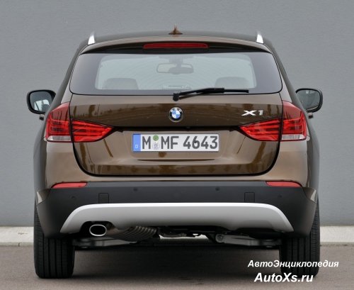 BMW X1 (2009 - 2012): фото сзади