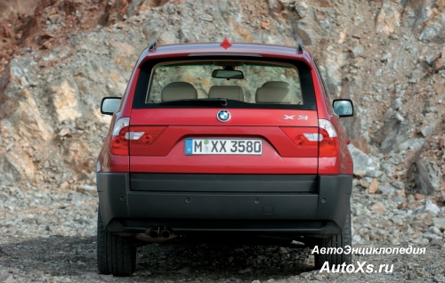 BMW X3 (2003 - 2006): фото сзади