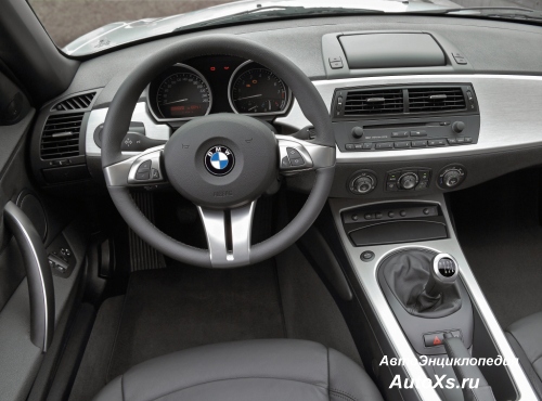 BMW Z4 Roadster (2005 - 2008):фото торпедо
