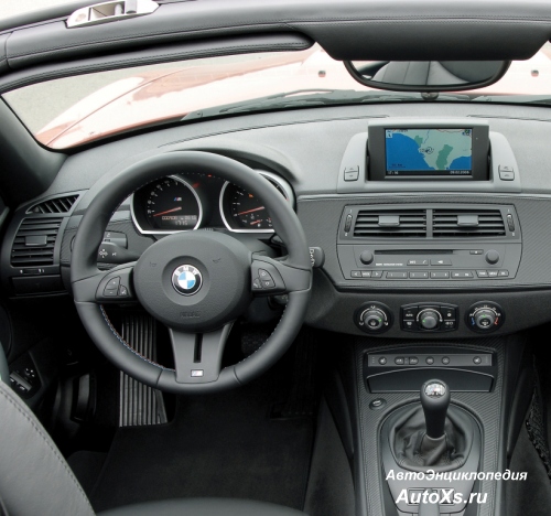 BMW Z4 M Roadster (2006 - 2008):фото приборная панель
