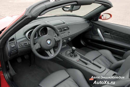 BMW Z4 M Roadster (2006 - 2008):фото торпедо