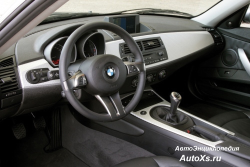 BMW Z4 Coupe (2006 - 2008): фото торпедо