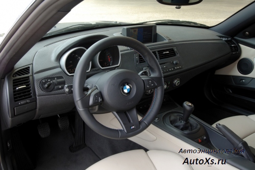 BMW Z4 Coupe (2006 - 2008): фото торпедо