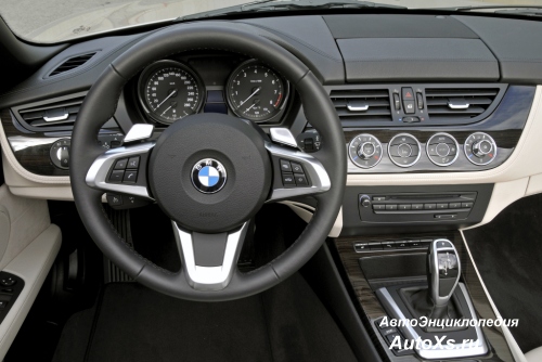 BMW Z4 (2009 - 2012): фото торпедо