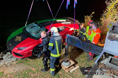 Lamborghini за 300 000 евро случайно утопили в озере