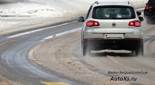 Как ездить в снегопад на большие расстояния: важные советы водителям