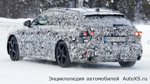 Audi A4 Avant (2022): фото сзади