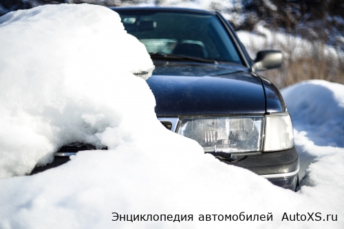 Как правильно чистить автомобиль от снега: советы автомобилисту