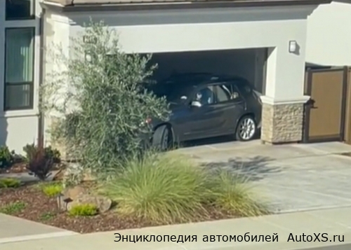 Мужчина придумал очень странный способ защиты своего авто от угона (видео)