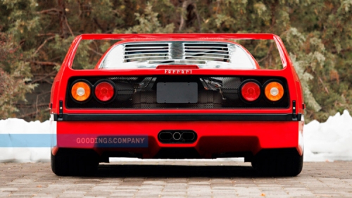 Ferrari F40 1991: фото сзади